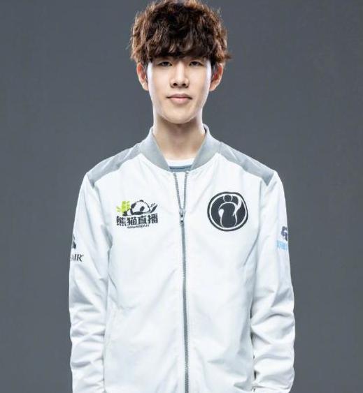 英雄联盟手游：魔法猫咪悠米上线 英雄联盟手游邀你共度情人节