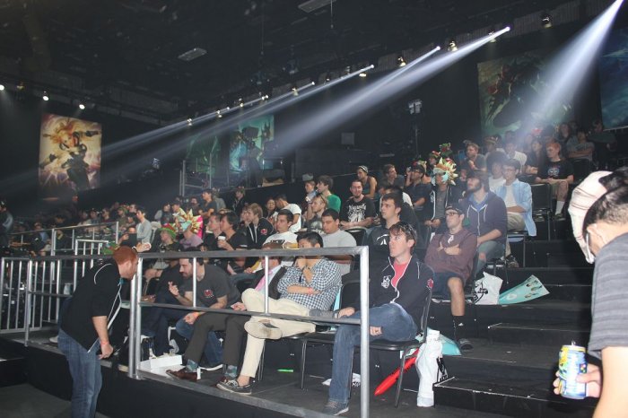 LPL主持小悠珊珊回应年龄问题：都是节目效果啊，大家别认真